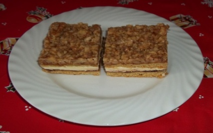 Medovník s orechovou krustou