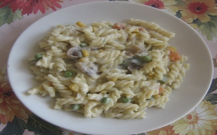 Cestovinový šalát