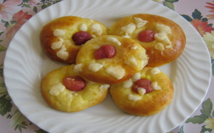 Tvarohové koláče s čerešňou