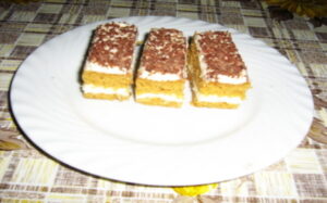 Tvarohovo karamelový zákusok