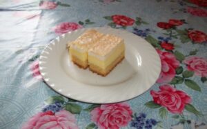 Tvarohovo orechový zákusok